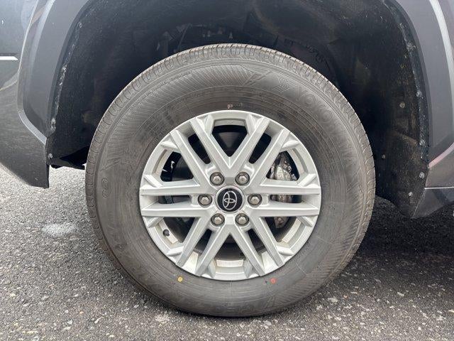 2023 Toyota Tundra 4WD 4WD SR5 CrewMax 5.5' Bed (SE)