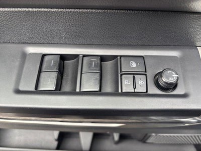 2023 Toyota Tundra 4WD 4WD SR5 CrewMax 5.5' Bed (SE)