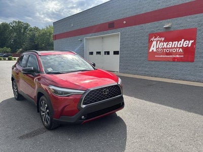 2025 Toyota Corolla Cross XLE 4WD (Natl)