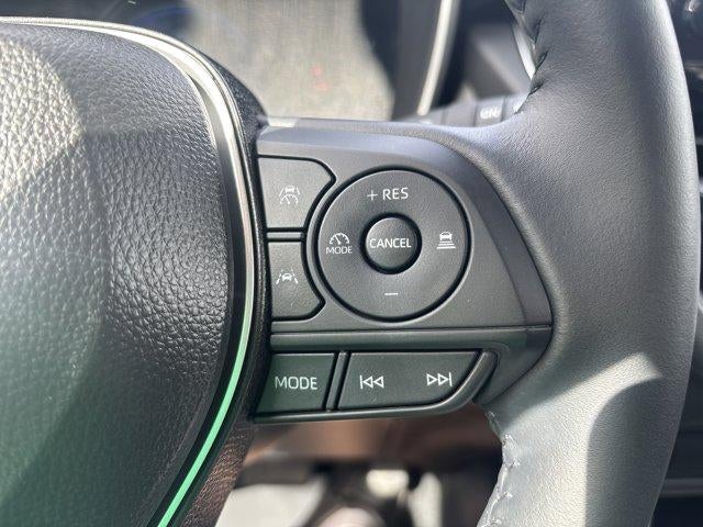 2025 Toyota Corolla Cross XLE 4WD (Natl)