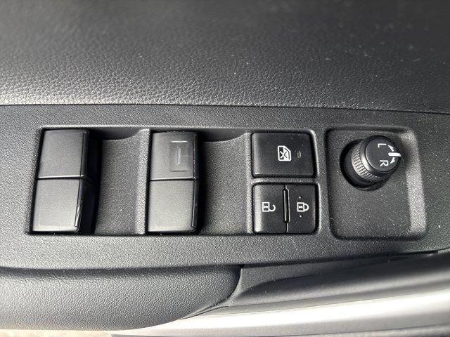 2024 Toyota Corolla Cross XLE 4WD (Natl)