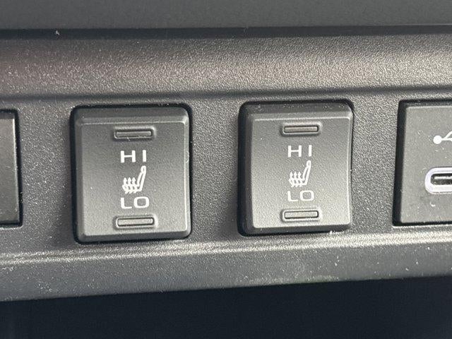 2024 Toyota Corolla Cross XLE 4WD (Natl)