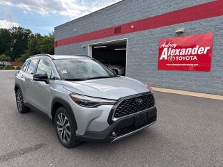 2025 Toyota Corolla Cross XLE 4WD (Natl)