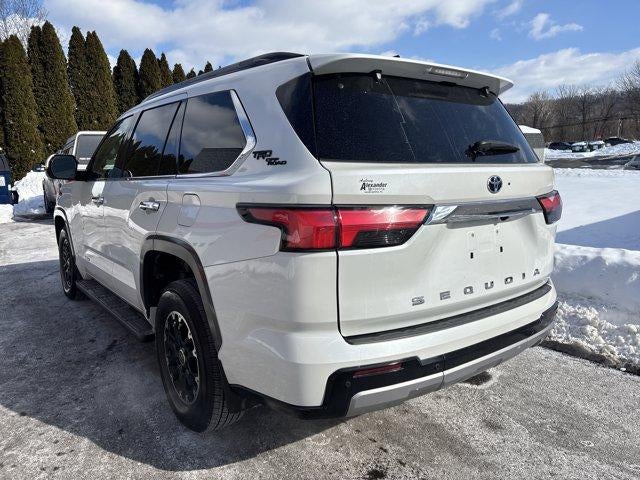 2023 Toyota Sequoia Limited 4WD (SE)