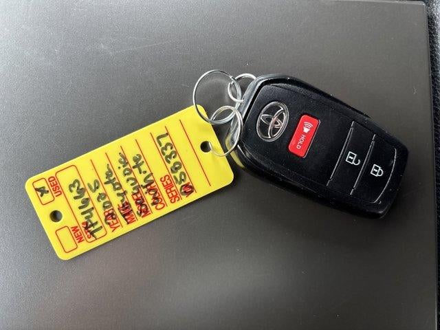 2025 Toyota Sequoia SR5 4WD (SE)