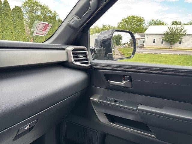 2025 Toyota Sequoia SR5 4WD (SE)
