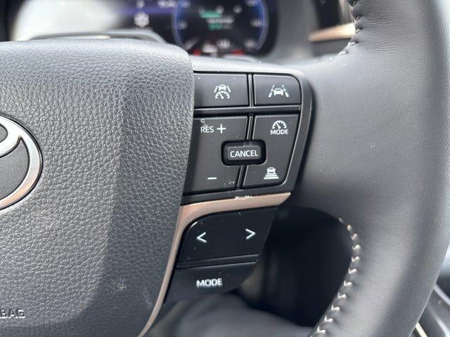 2025 Toyota Crown Signia Limited AWD (Natl)