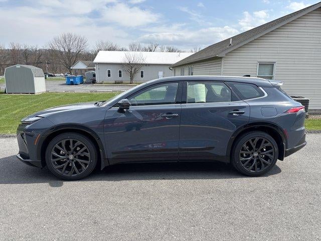 2025 Toyota Crown Signia Limited AWD (Natl)