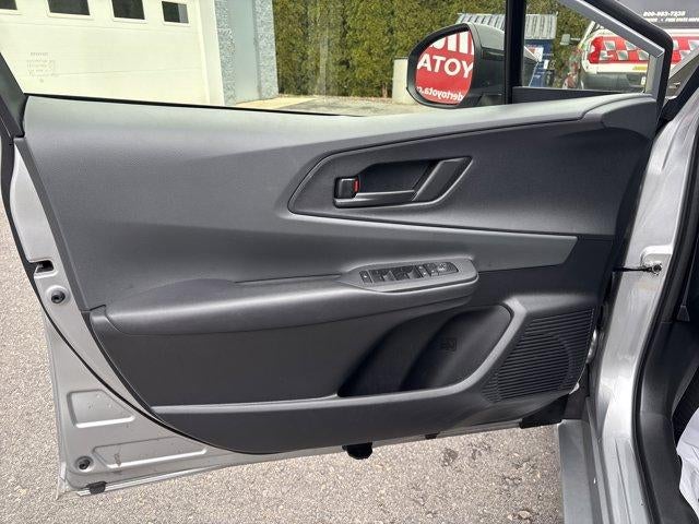 2024 Toyota Prius LE (Natl)