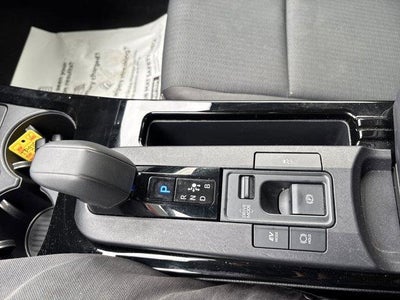 2024 Toyota Prius LE (Natl)