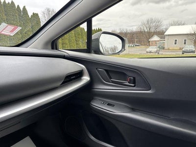 2024 Toyota Prius LE (Natl)