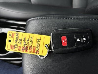 2022 Toyota Prius LE AWD-e (Natl)