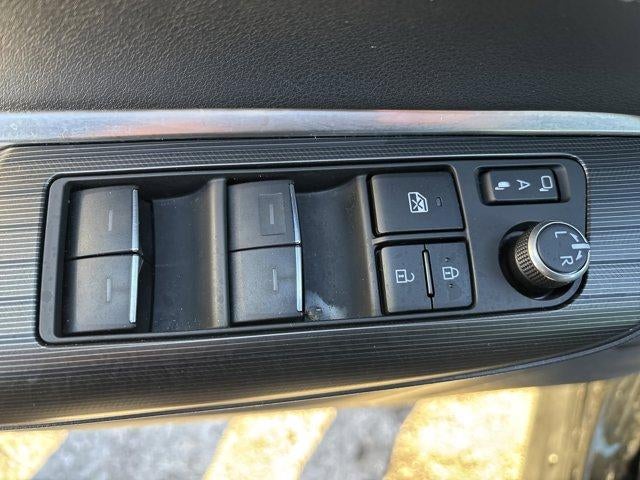 2024 Toyota Venza XLE AWD (SE)