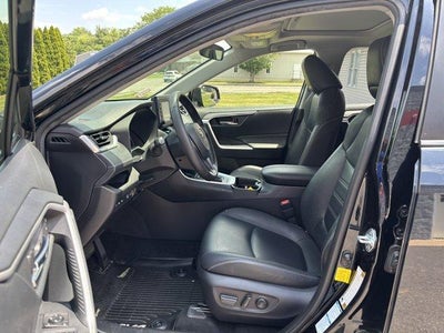 2020 Toyota RAV4 XLE Premium AWD (Natl)