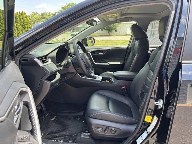 2020 Toyota RAV4 XLE Premium AWD (Natl)