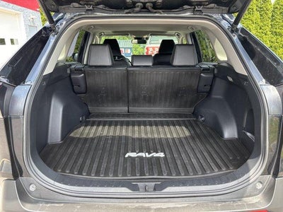2020 Toyota RAV4 XLE Premium AWD (Natl)