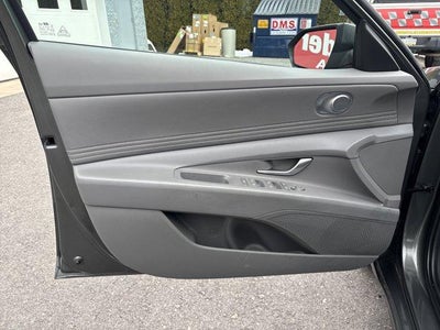 2025 Hyundai ELANTRA SEL Convenience IVT