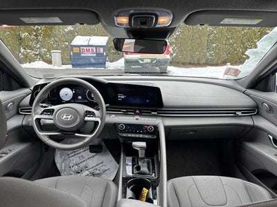 2025 Hyundai ELANTRA SEL Convenience IVT