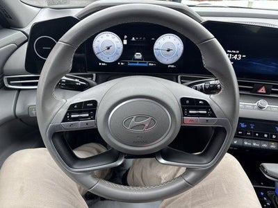 2025 Hyundai ELANTRA SEL Convenience IVT