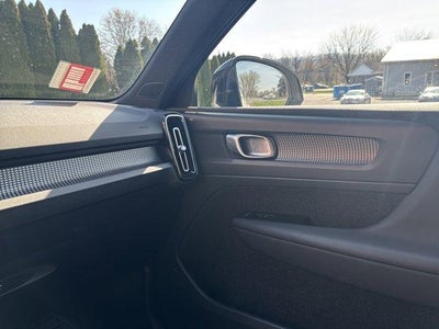 2021 Volvo XC40 T5 AWD R-Design