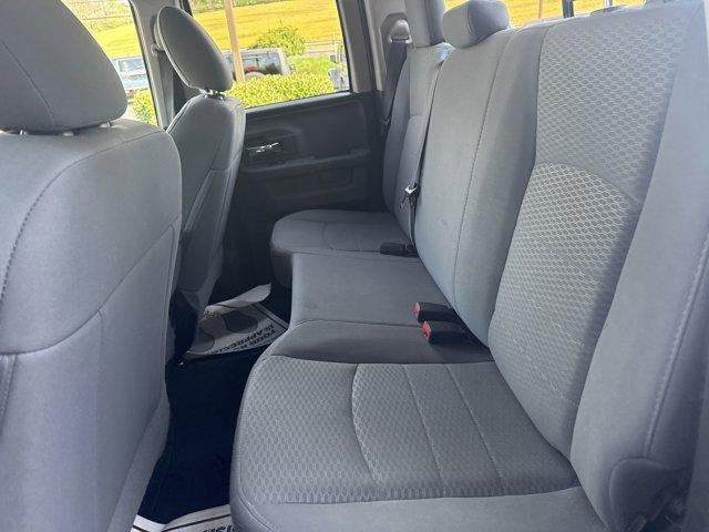 2017 RAM 1500 SLT 4x4 Quad Cab 6'4" Box