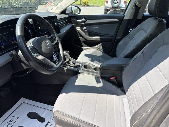 2025 Volkswagen Jetta SE Auto