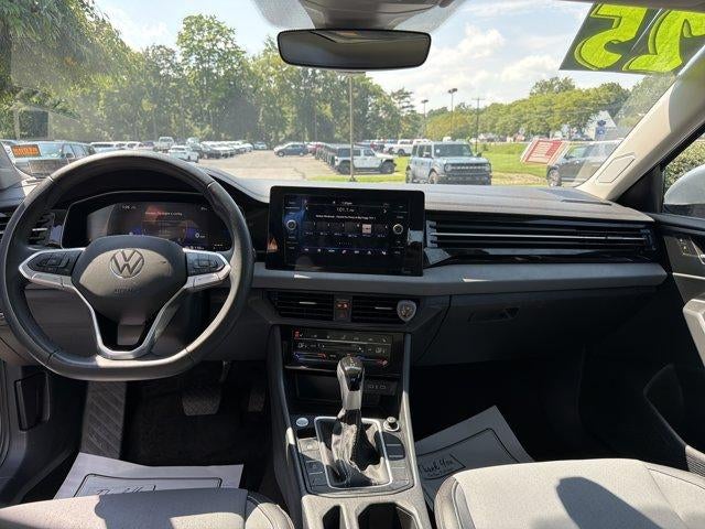 2025 Volkswagen Jetta SE Auto
