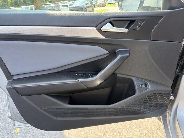 2025 Volkswagen Jetta SE Auto