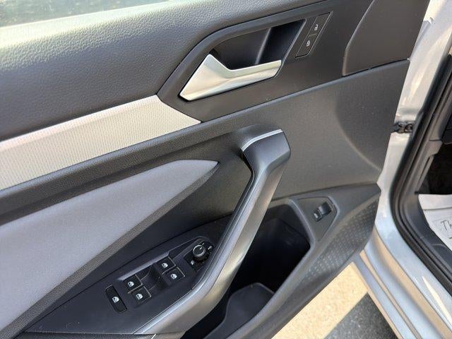 2025 Volkswagen Jetta SE Auto