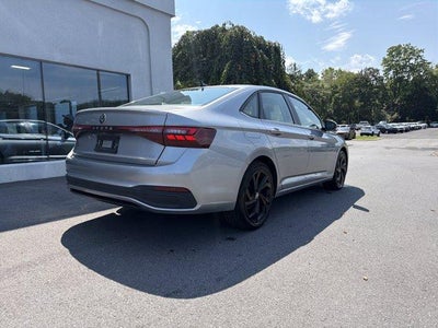 2025 Volkswagen Jetta SE Auto