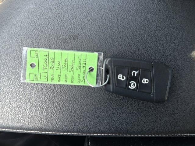 2025 Volkswagen Jetta SE Auto