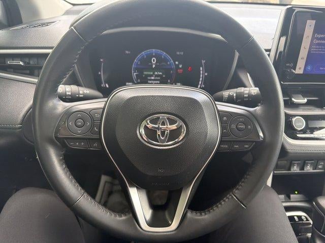 2025 Toyota Corolla Cross XLE 4WD (Natl)