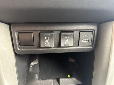 2025 Toyota Corolla Cross XLE 4WD (Natl)