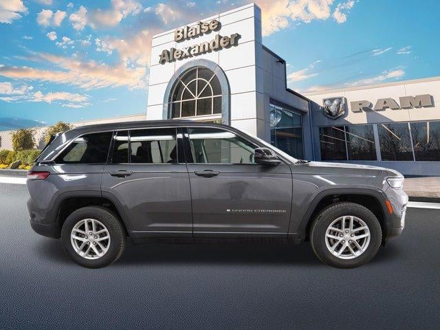 2023 Jeep Grand Cherokee Laredo X 4x4