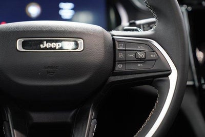 2023 Jeep Grand Cherokee Laredo X 4x4