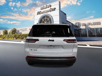 2023 Jeep Grand Cherokee L Altitude 4x4