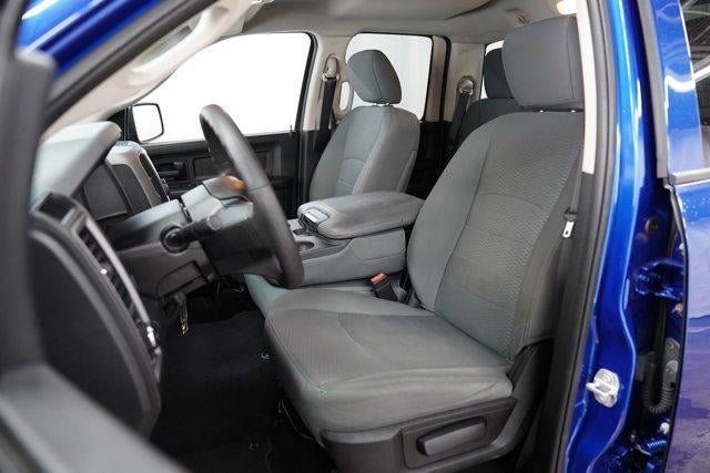 2017 RAM 1500 Express 4x4 Quad Cab 6'4" Box