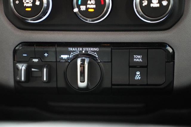 2022 RAM 1500 Big Horn 4x4 Crew Cab 5'7" Box