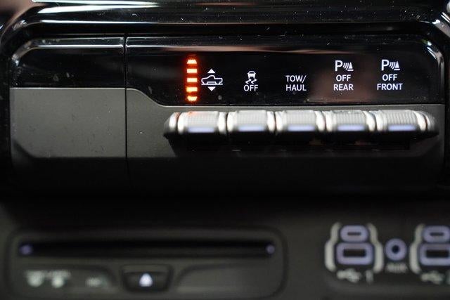 2019 RAM 1500 Limited 4x4 Crew Cab 5'7" Box