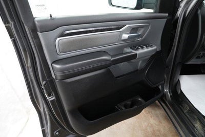 2020 RAM 1500 Laramie 4x4 Crew Cab 5'7" Box