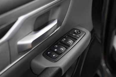 2020 RAM 1500 Laramie 4x4 Crew Cab 5'7" Box