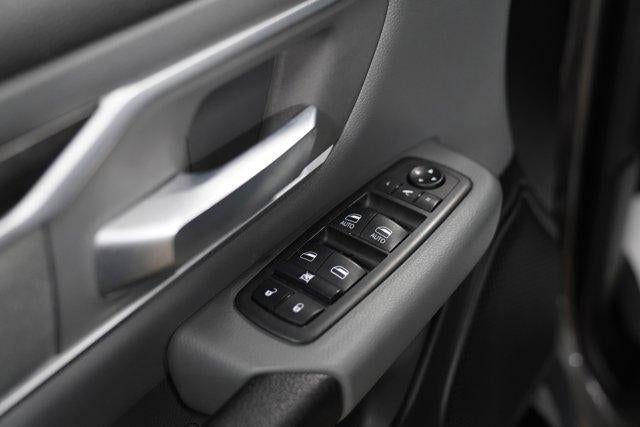 2020 RAM 1500 Laramie 4x4 Crew Cab 5'7" Box