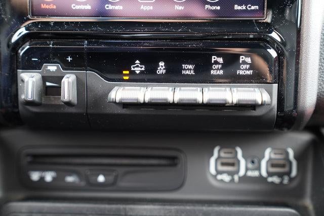 2019 RAM 1500 Rebel 4x4 Crew Cab 5'7" Box