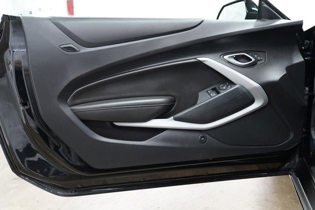 2022 Chevrolet Camaro 2dr Coupe 1LT