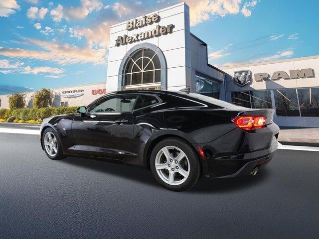 2022 Chevrolet Camaro 2dr Coupe 1LT