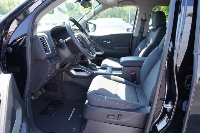 2024 Nissan Frontier Crew Cab 4x4 SV