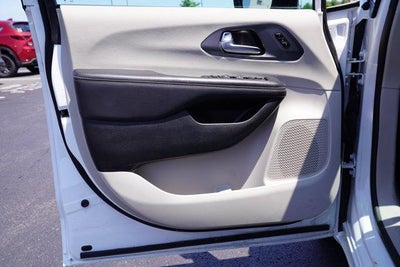 2024 Chrysler Pacifica Touring L FWD