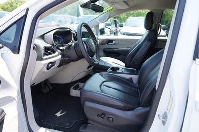 2024 Chrysler Pacifica Touring L FWD