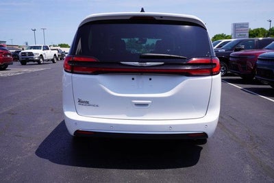 2024 Chrysler Pacifica Touring L FWD