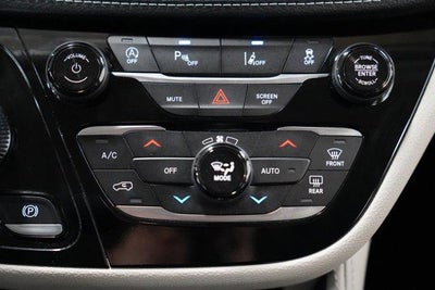 2024 Chrysler Pacifica Limited FWD